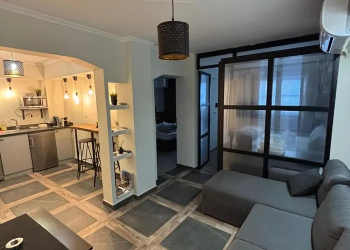 Tan Luxury Apartament Salonic